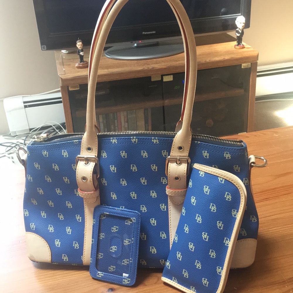 Dooney & Bourke Handbag